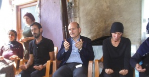 Bakan Soylu, terör kurbanı 2 kardeşin ailesini ziyaret etti