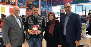 Bakan Pakdemirli, Ankara Kitap Fuarı'nı ziyaret etti