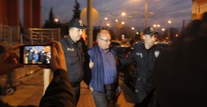 Kendisini MHP Genel Başkan Yardımcısı olarak tanıtıp...