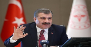 Bakan Koca'dan AVM kuyruğu tepkisi