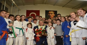 Başkan Çerçi 19 Mayıs Atatürk’ü Anma Gençlik ve Spor Bayramı’nı kutladı