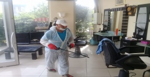 Yunusemre’de kuaför ve berberler dezenfekte ediliyor
